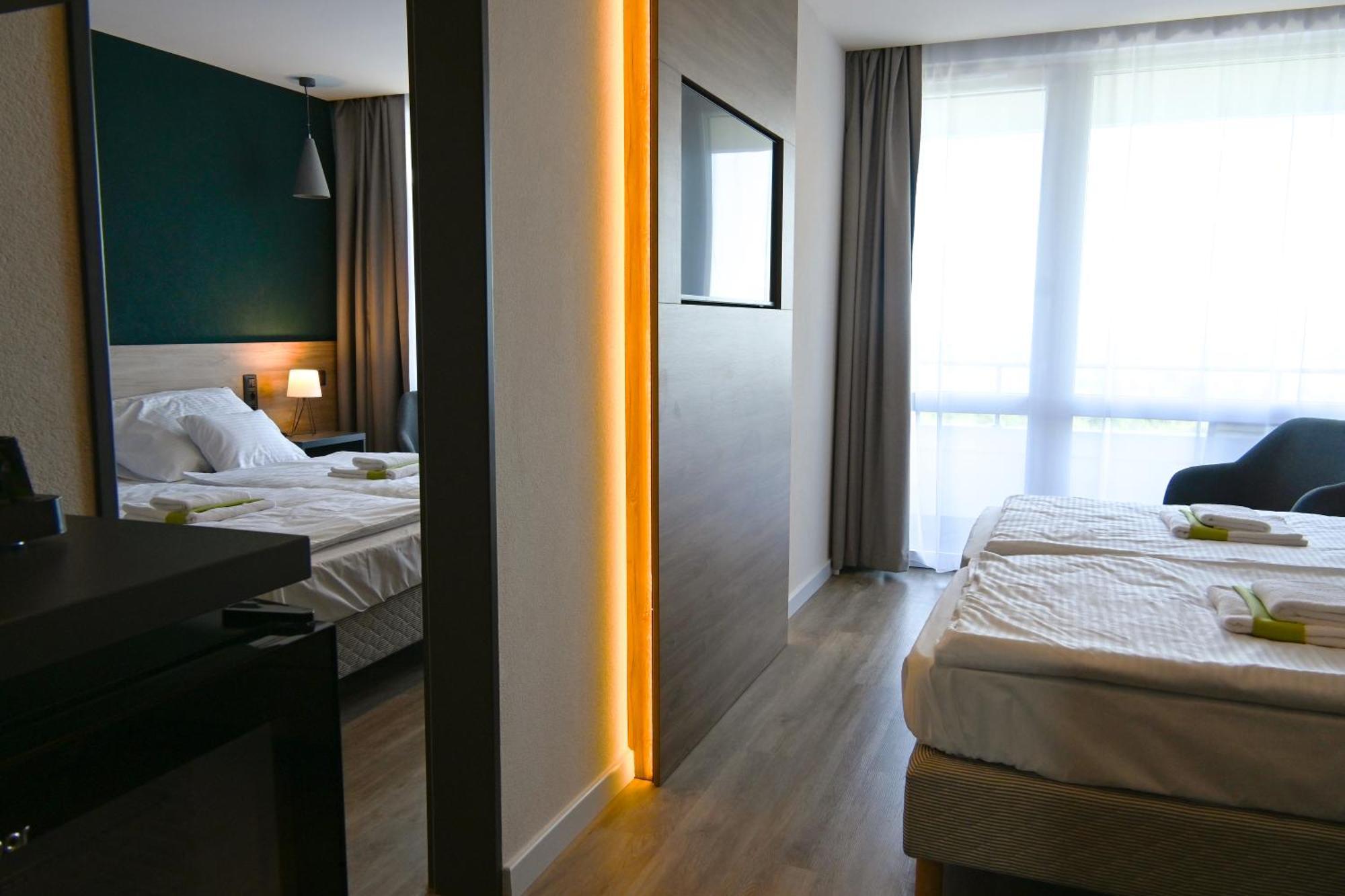 Hotel Szieszta Sopron Extérieur photo