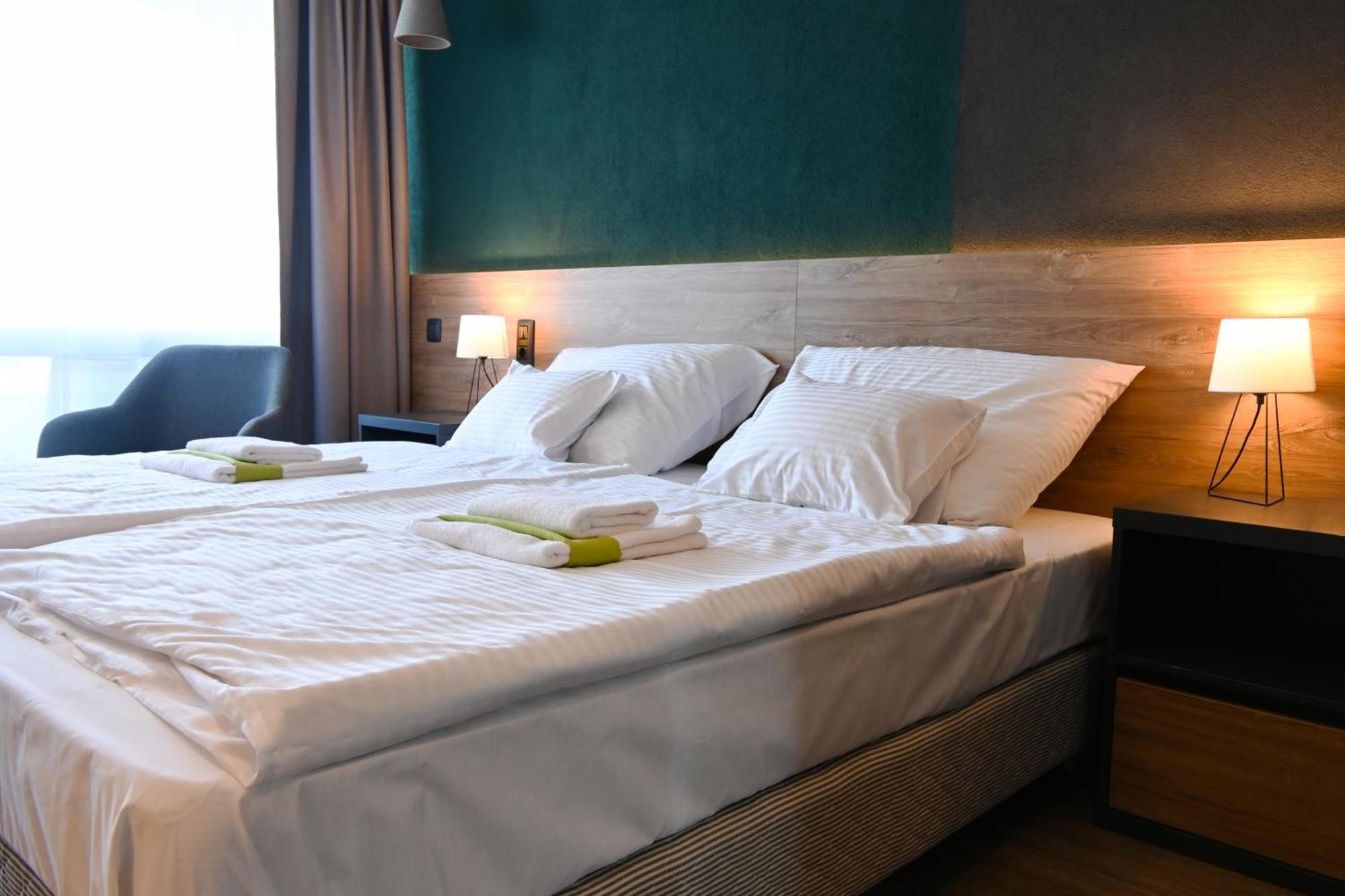 Hotel Szieszta Sopron Extérieur photo