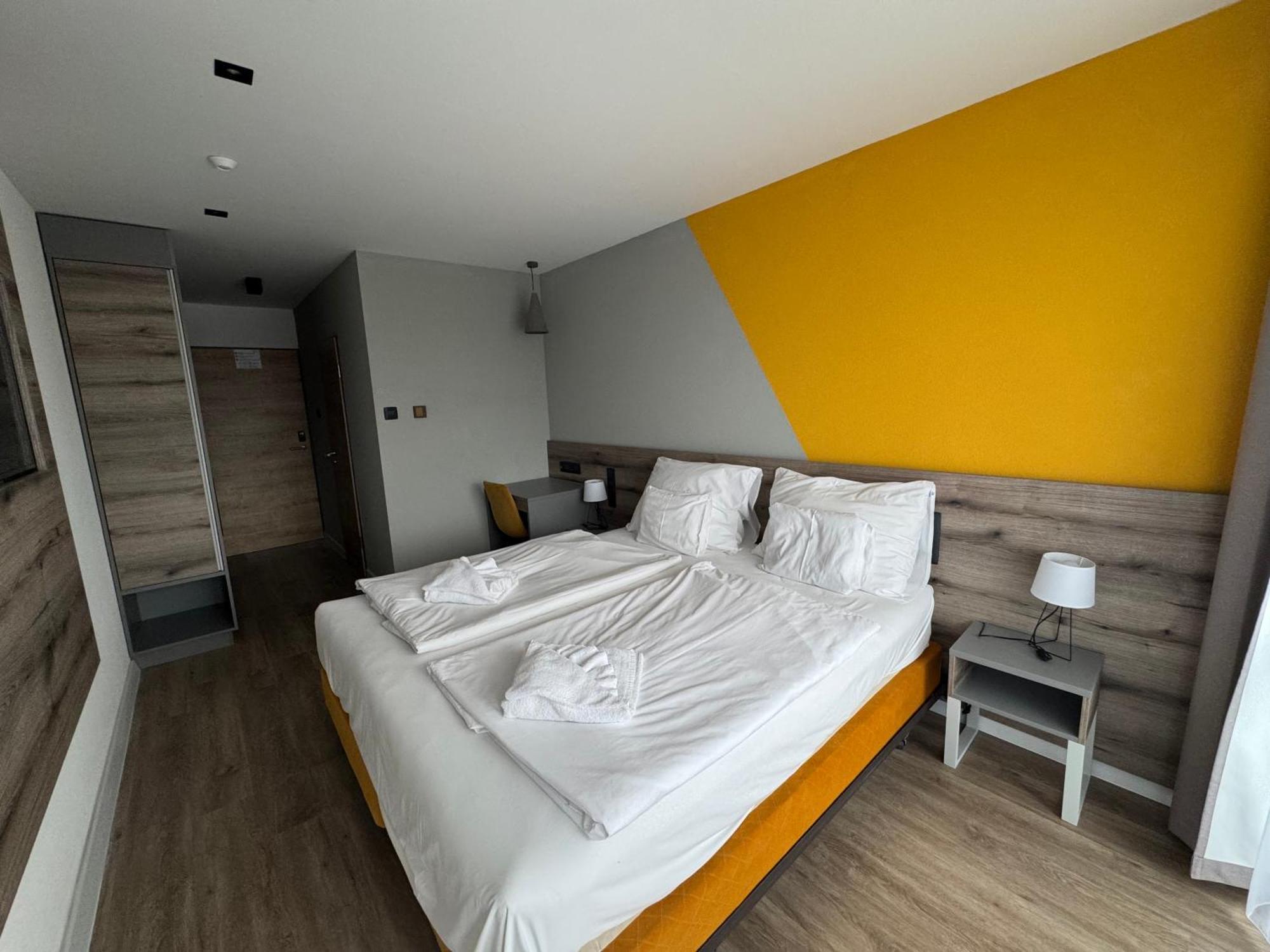 Hotel Szieszta Sopron Extérieur photo