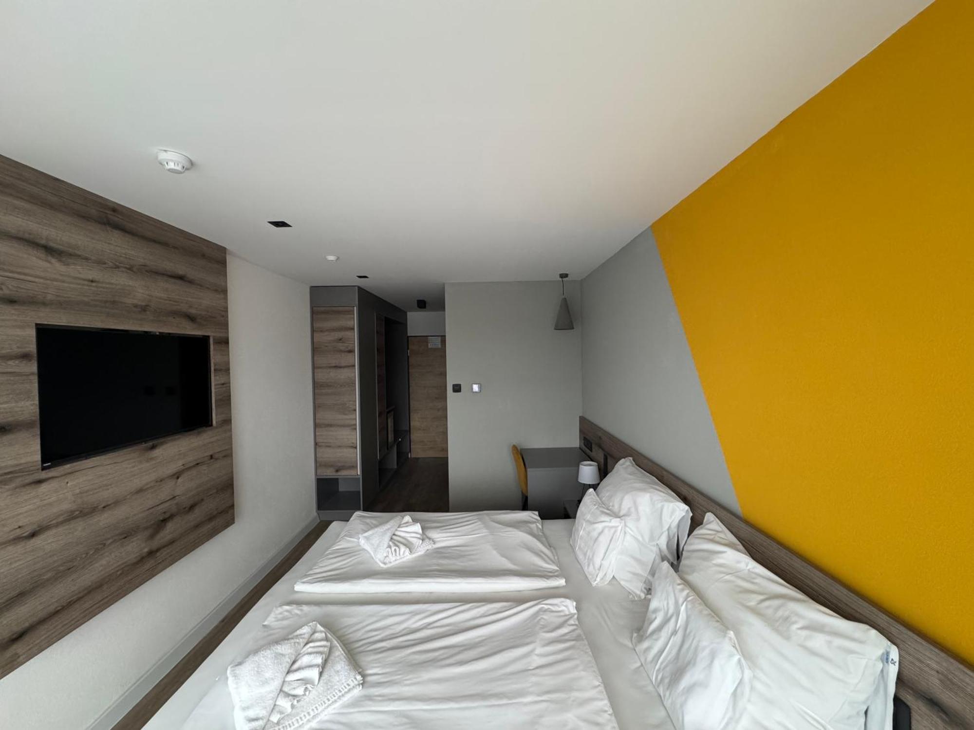 Hotel Szieszta Sopron Extérieur photo