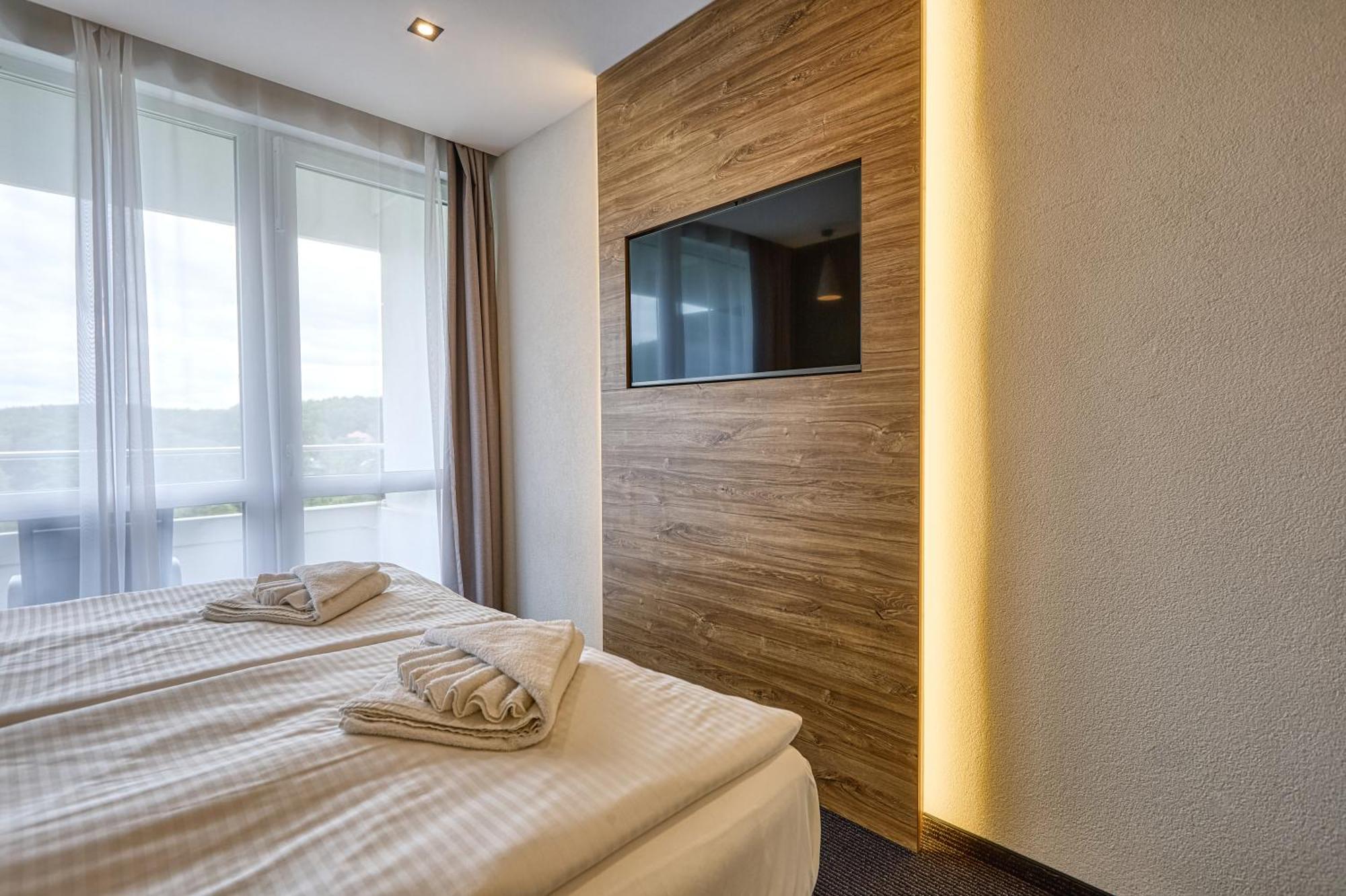 Hotel Szieszta Sopron Extérieur photo